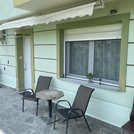 ο φοινικασ στην καστορια Apartment *